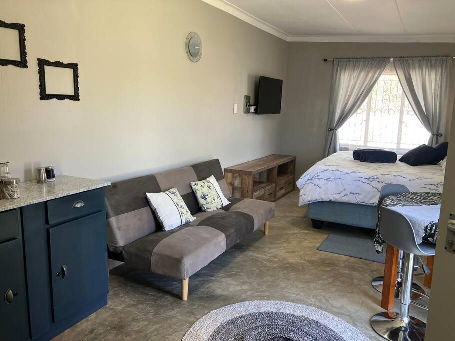 Stellies Accommodation - Room 1 Keetmanshoop Eksteriør bilde