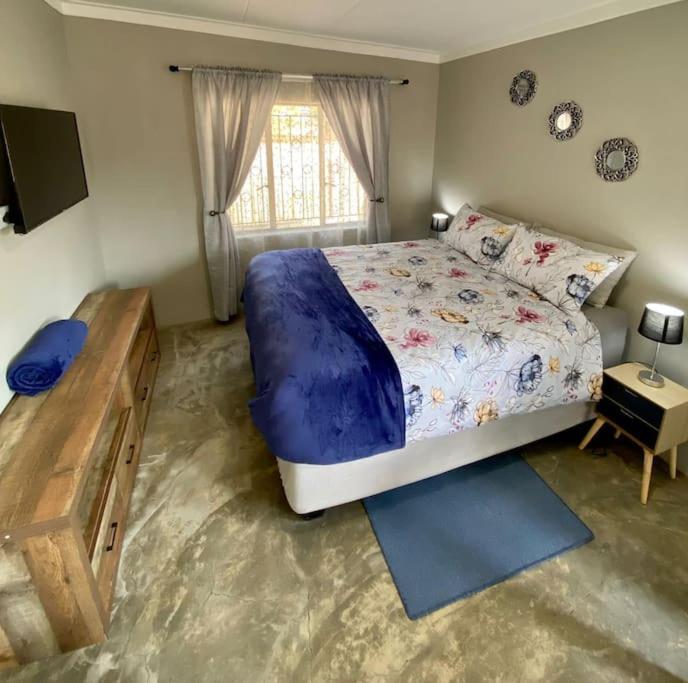 Stellies Accommodation - Room 1 Keetmanshoop Eksteriør bilde