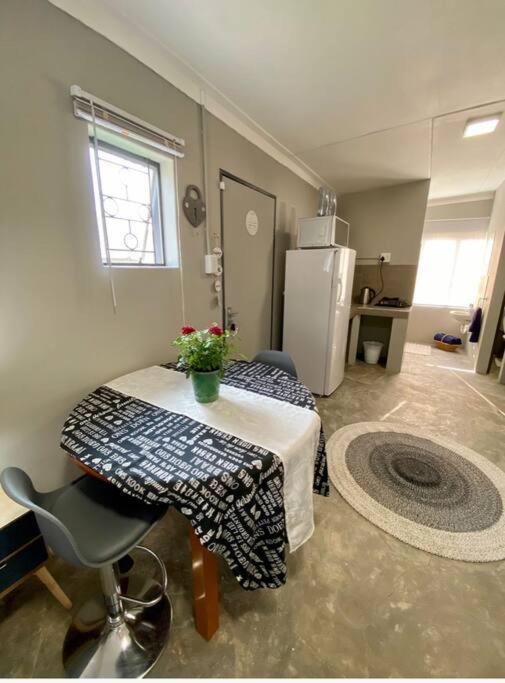 Stellies Accommodation - Room 1 Keetmanshoop Eksteriør bilde